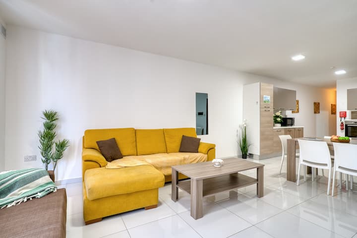 Sunrise Apt 3 photo 3