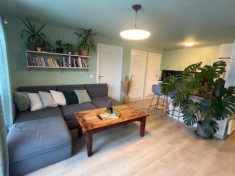 Cozy apartment 11 minutes from the airport