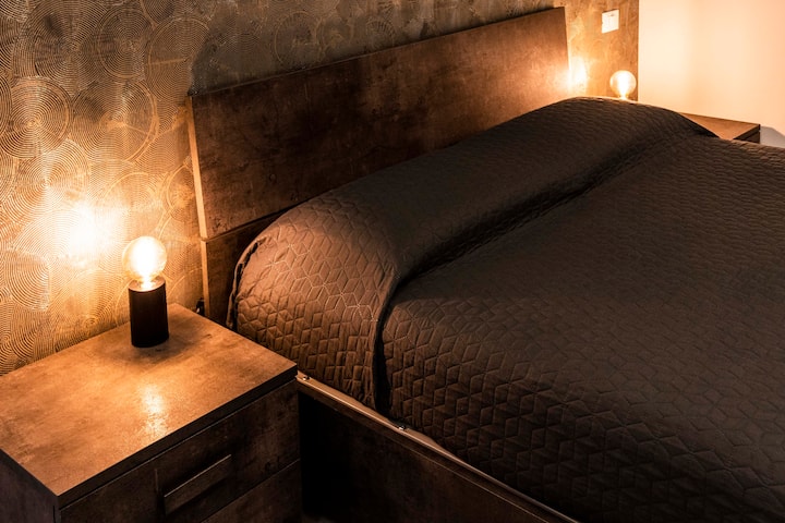 Airbnb v Sanreme s dvoma spálňami a parkovacím miestom