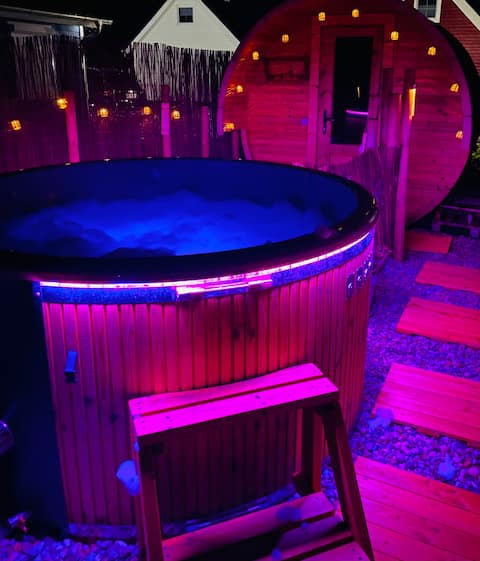 Vacation home with sauna, hot tub, whirlpool, Schorfheide