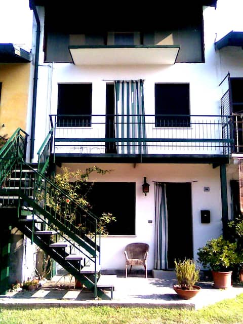 Casa Monvallina – 100 m from the lake – Monvalle Lido