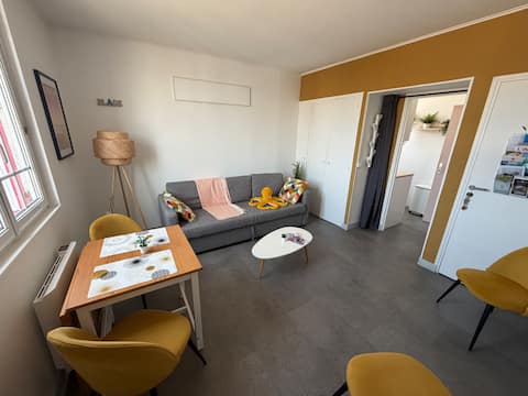 Popular Airbnb listing: Ouistreham apartment near city center and beach in Ouistreham