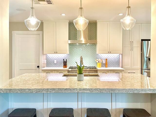 Charming Oasis | Pool & Spa | 10 min to DT/UT/Q2 gallery image 5