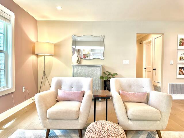 Charming Oasis | Pool & Spa | 10 min to DT/UT/Q2 gallery image 3