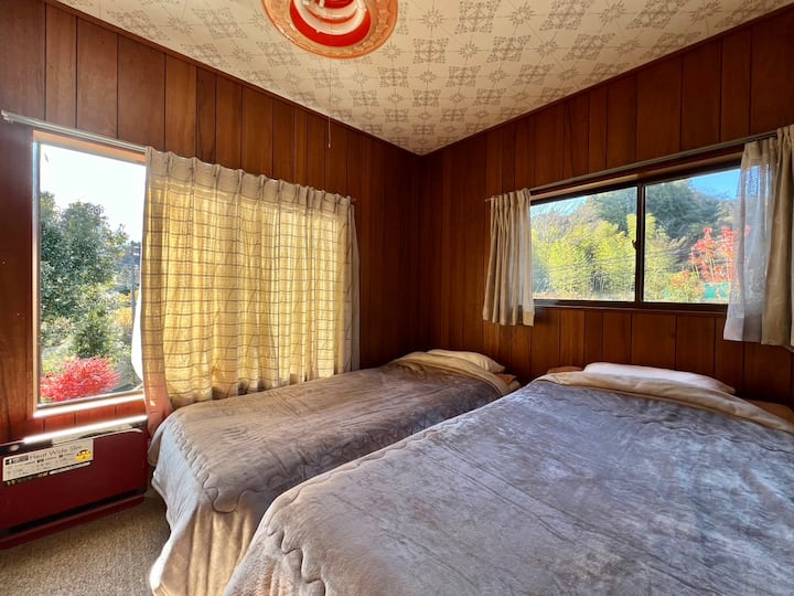 Room 201. There is no air conditioning, but there is heating.
The room has a good view.