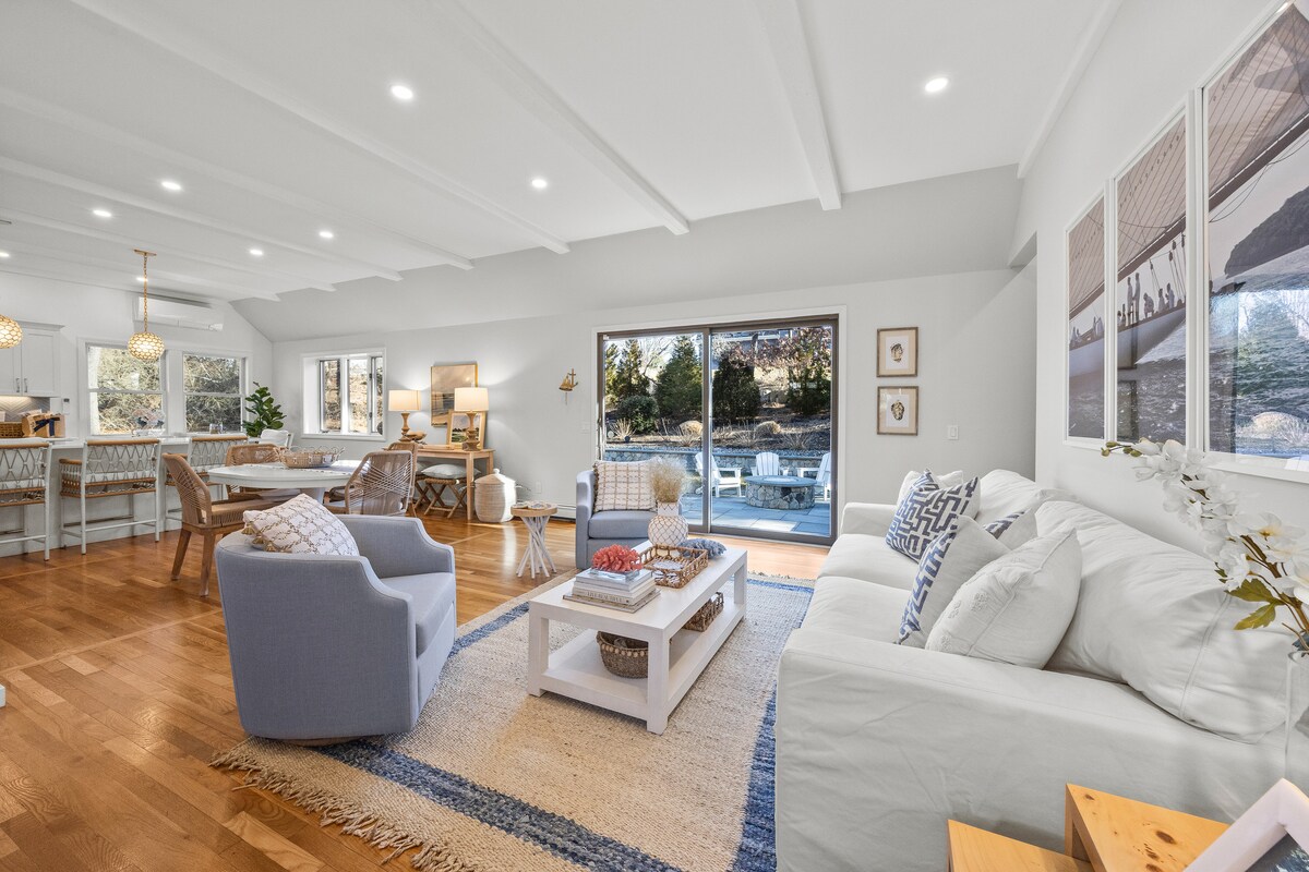 Successful Airbnb property: Beautifully renovated home, outdoor space, pets ok in Chatham
