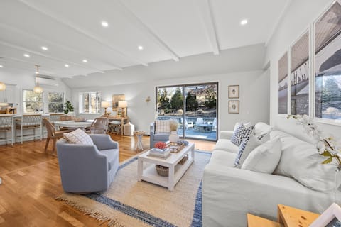 Successful Airbnb property: Beautifully renovated home, outdoor space, pets ok in Chatham