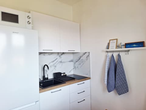 Successful Airbnb property: Studio apartment / Ace Location / Free Parking in Općina Gradac