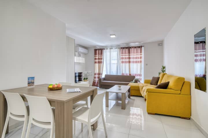 Sunrise Apt 1 photo 2