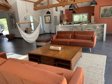 Annonce Airbnb populaire: Beautiful 4-Bedroom Villa with Wooded Park à Labenne