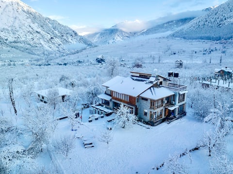 Kaizen Luxe - Best Luxurious Villa in Manali.