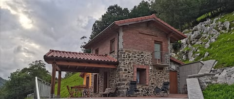 EL PICO Beautiful house with a porch-viewpoint