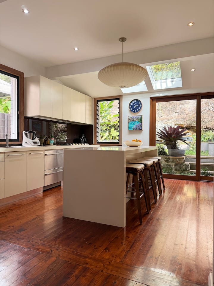 Perfect Location Kirribilli - Sydney