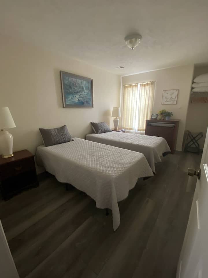 階下の寝室2 （南側）