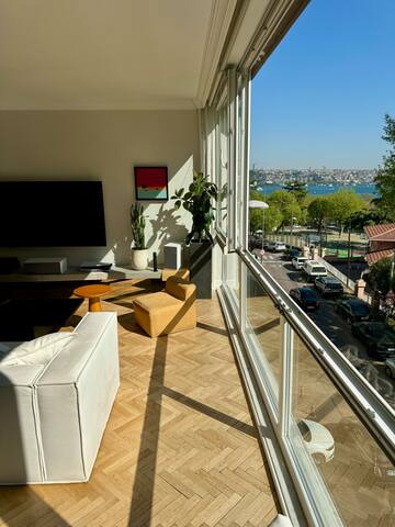 Spacious sunny flat, park and bosphorus view 200m2 gallery image 2