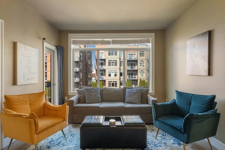Spacious 2 Br Condo In The Heart Of The City - Washington