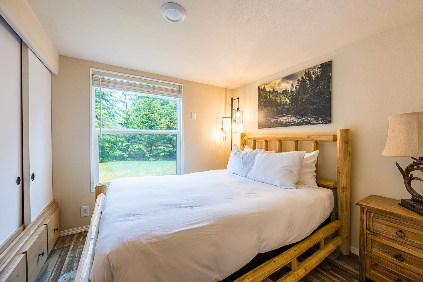 ElkCreekInn: Creekside Tiny Home photo 5