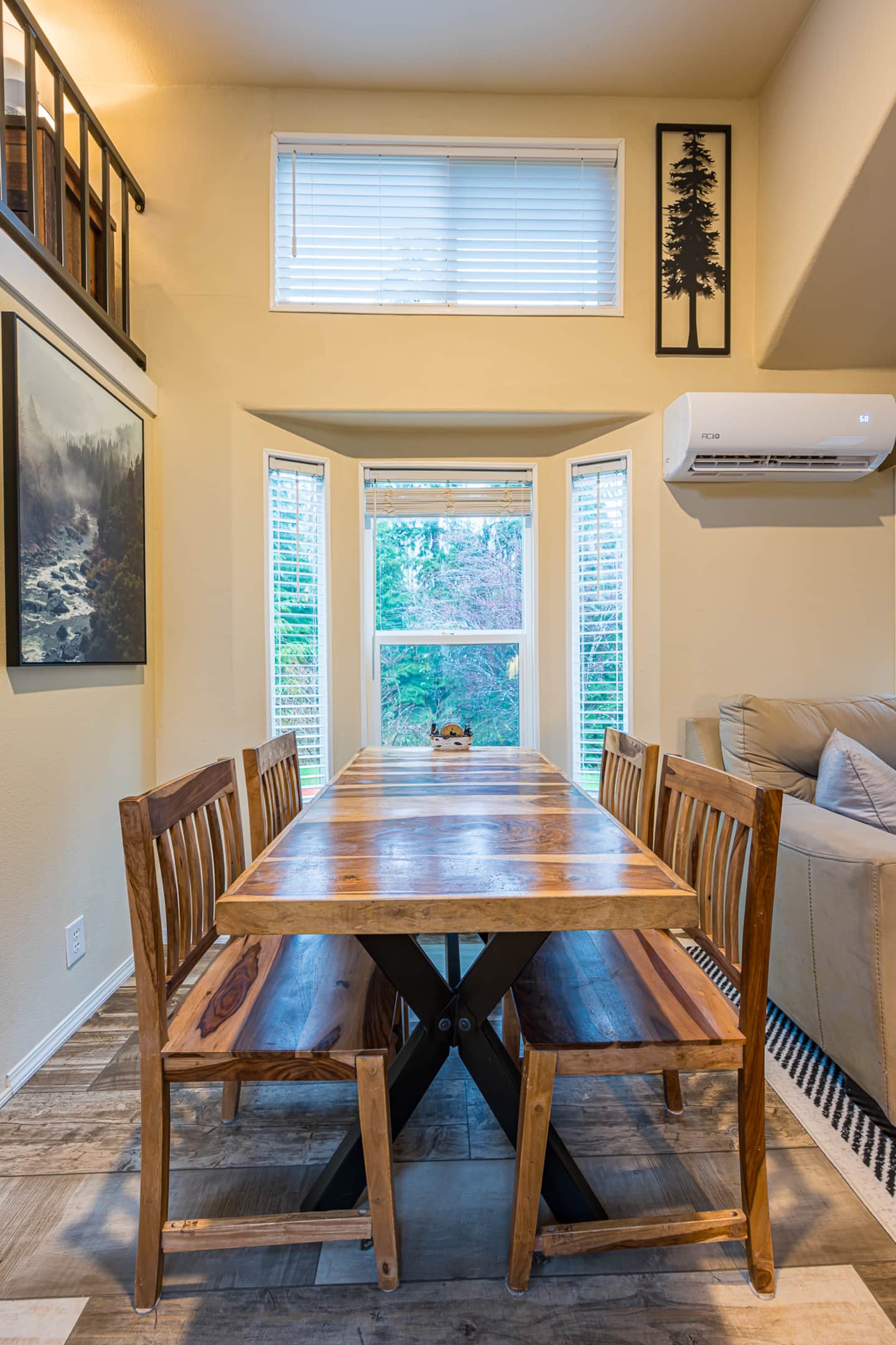 ElkCreekInn: Creekside Tiny Home photo 4