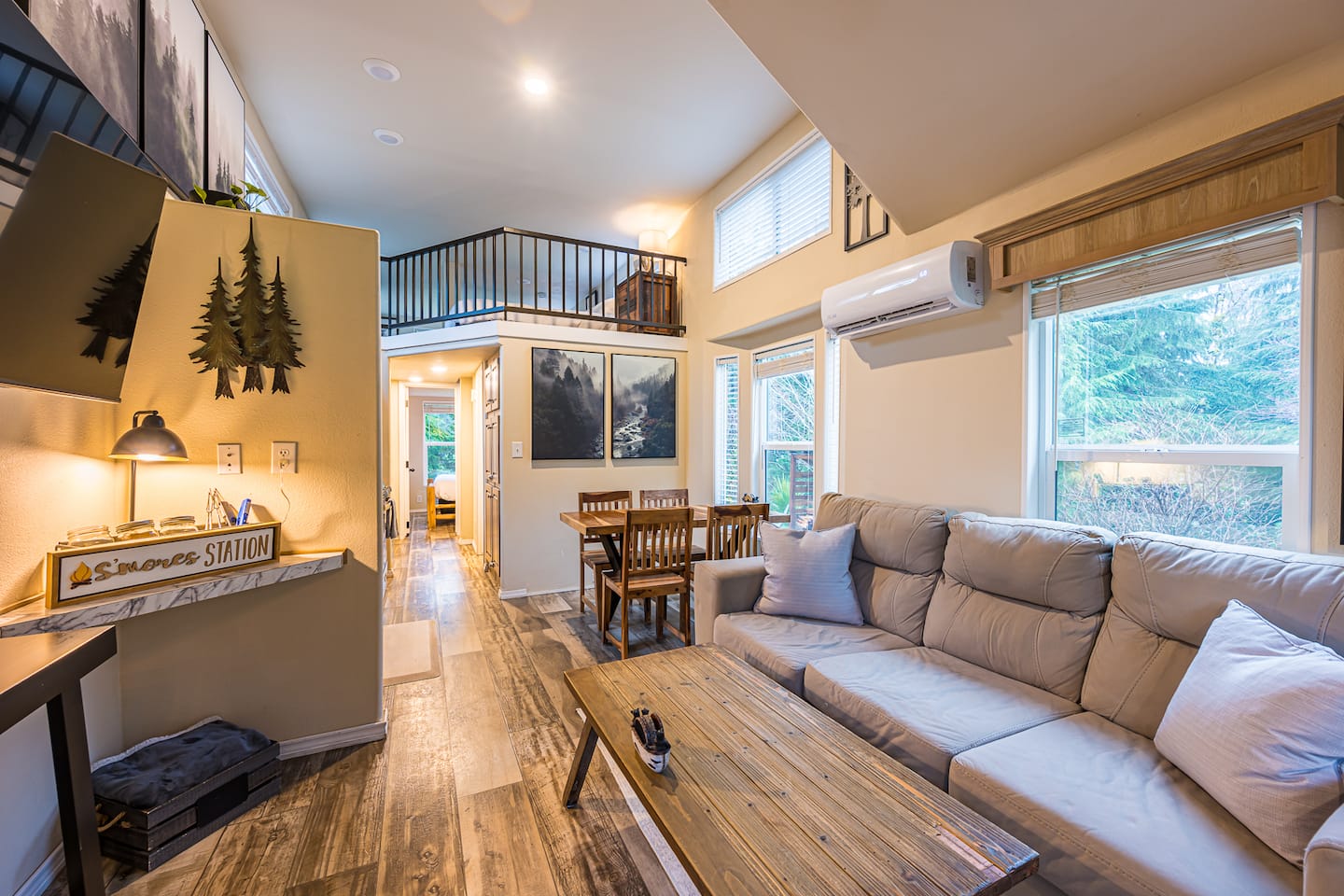 ElkCreekInn: Creekside Tiny Home photo 2