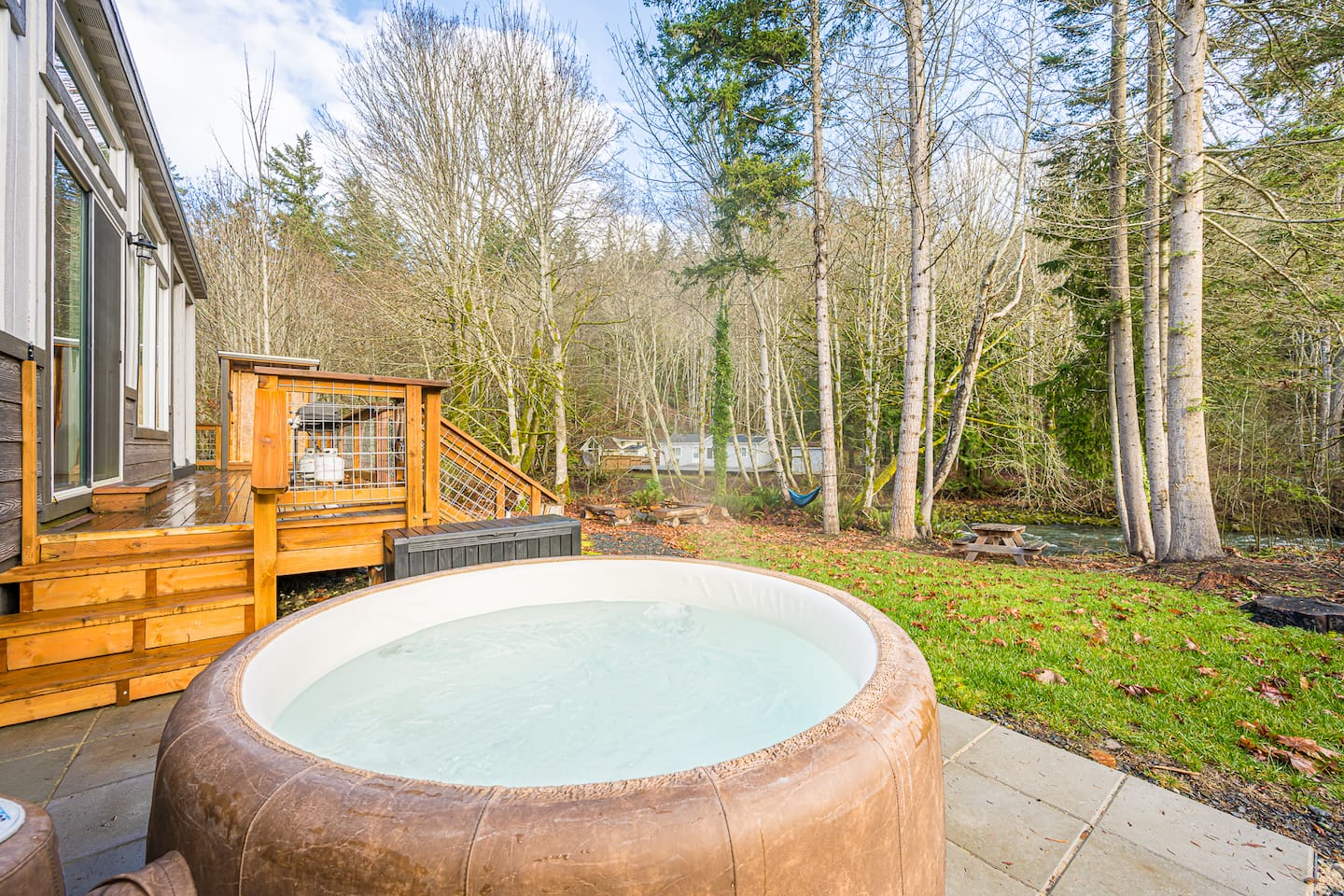 Rivers Edge:river side tiny home photo 3