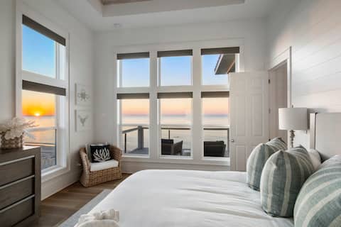 Beachfront, private pool, hot tub, elevator