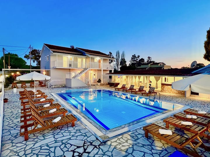 Sidari Beach Villa With Private Pool - Corfu