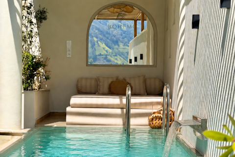 Bohemi Villa Bungalow *With Pool, Jacuzzi and Fireplace*