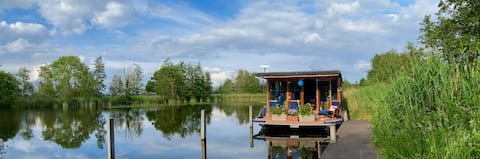 Amsterdam-Lake Houseboat