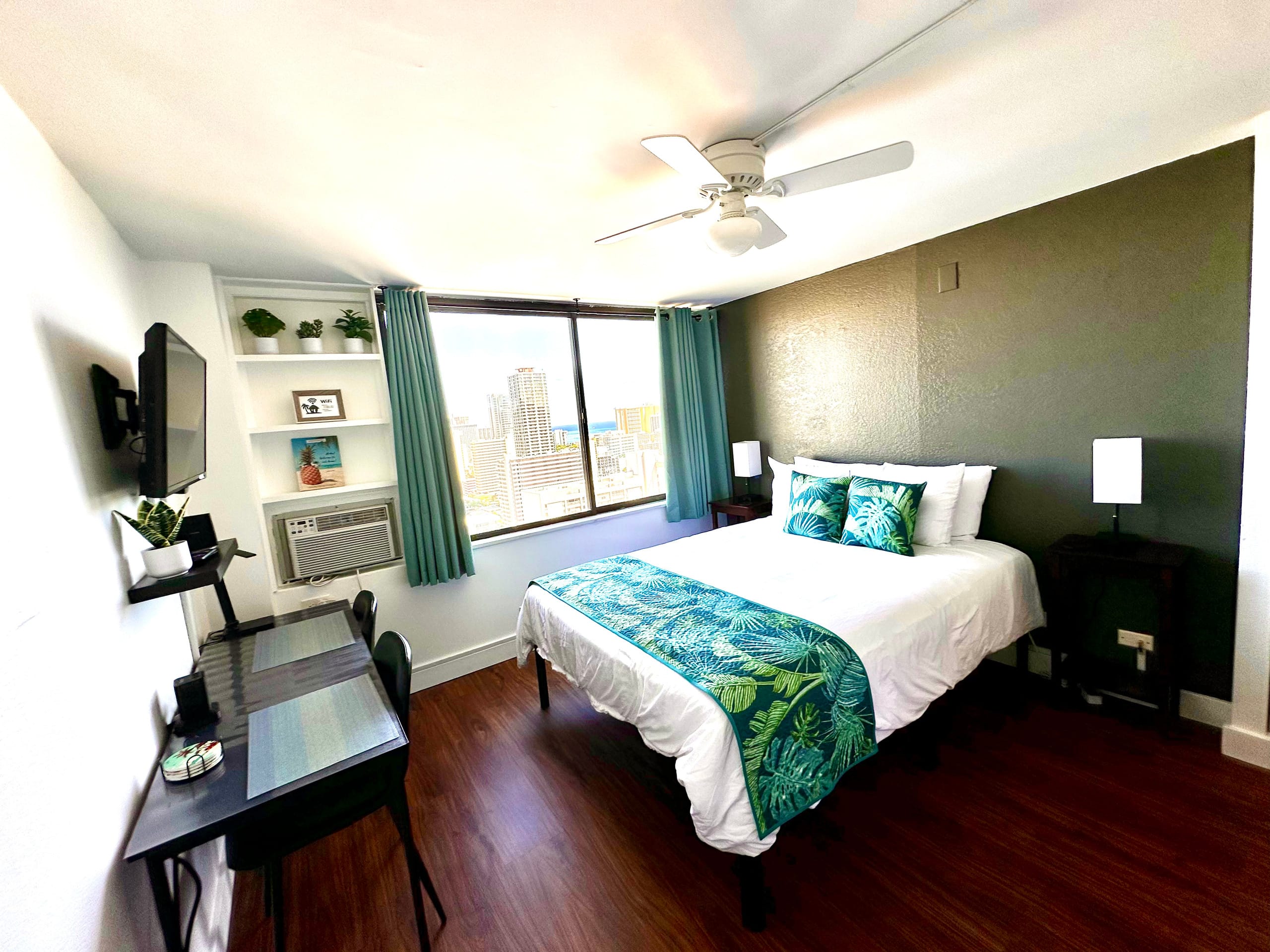 Condo in Honolulu · ★4.82 · Studio · 1 bed · 1 bath - Image 2