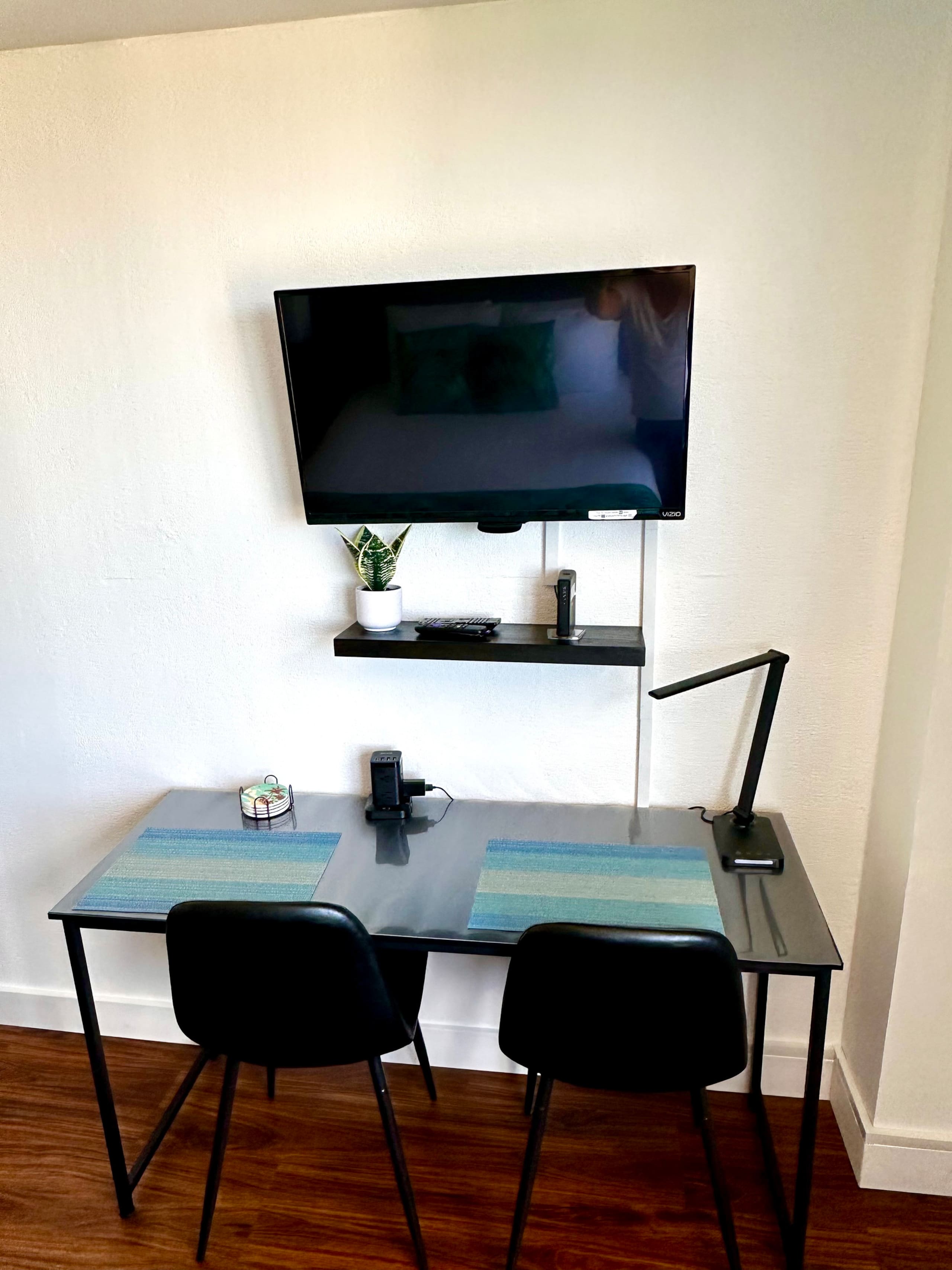 Condo in Honolulu · ★4.82 · Studio · 1 bed · 1 bath - Image 8