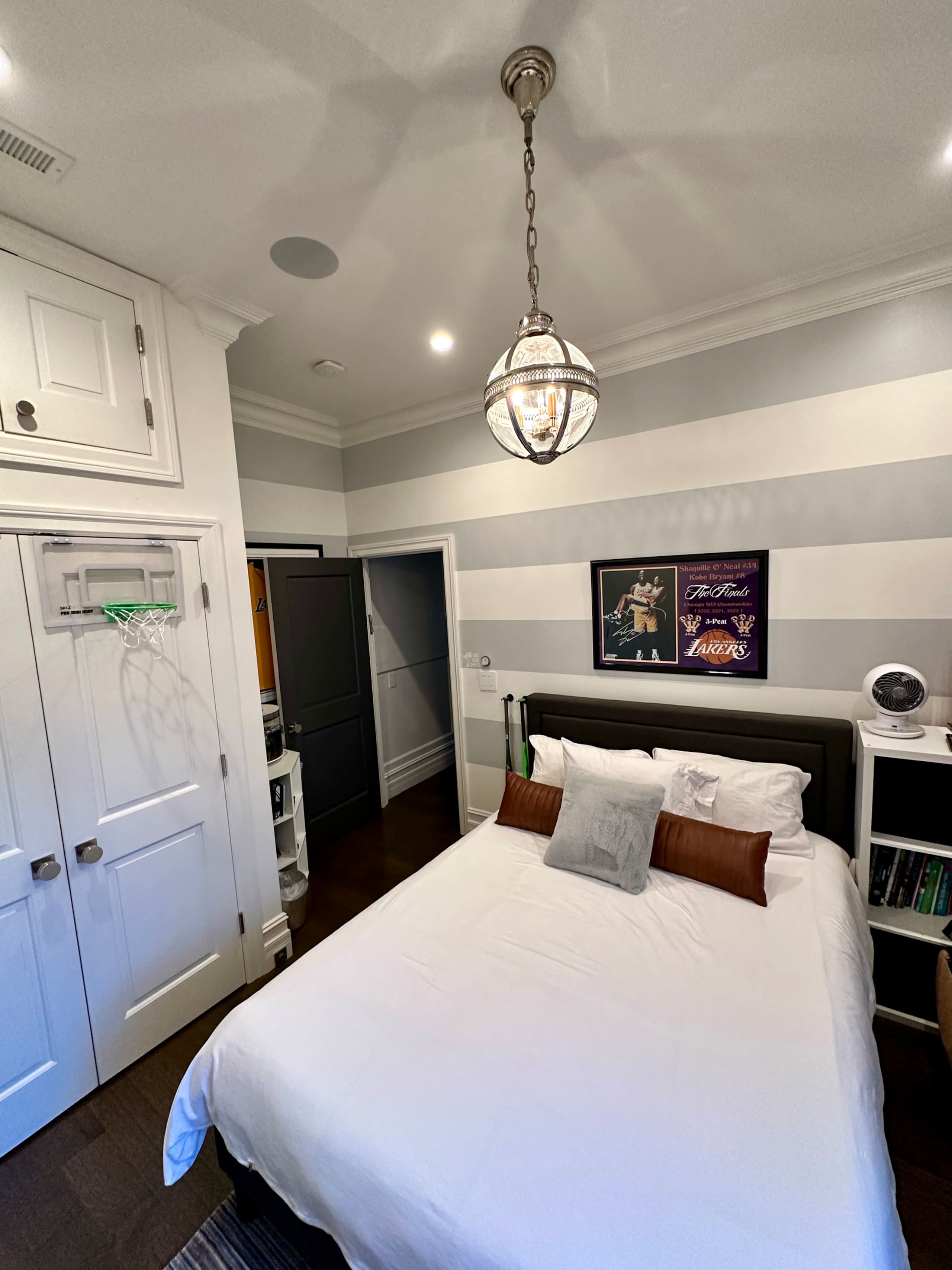 Home in San Francisco · ★5.0 · 3 bedrooms · 3 beds · 1.5 baths - Image 17