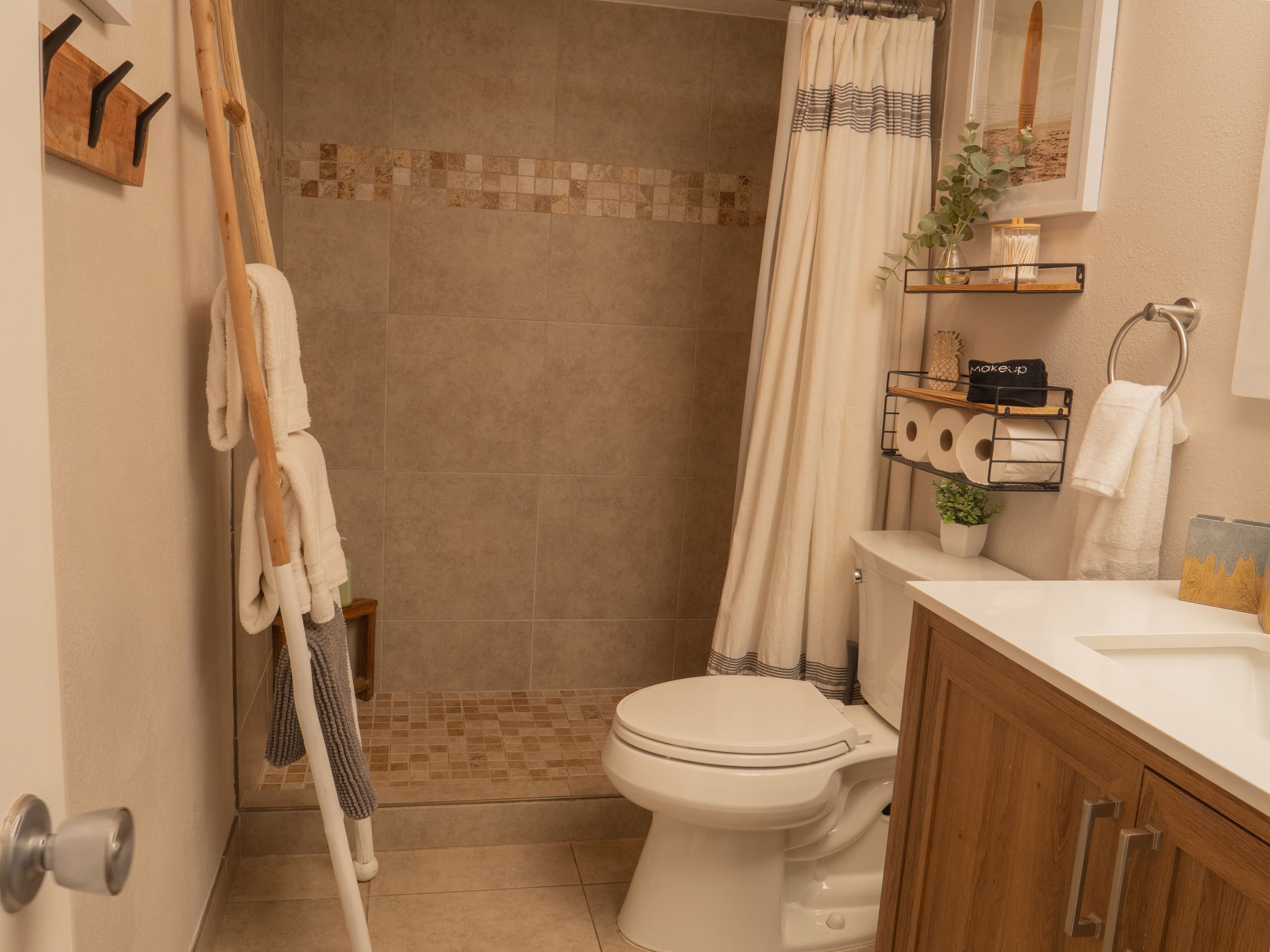 Condo in Kihei · ★4.93 · 1 bedroom · 2 beds · 1 private bath - Image 14