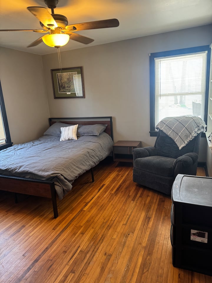 Двойно легло с кресло.  