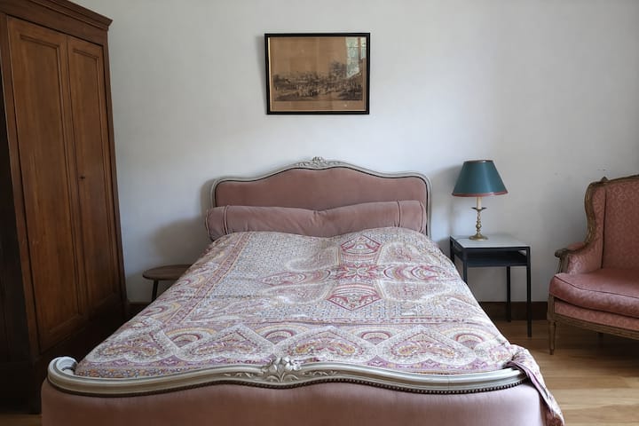 غرفة النوم 1