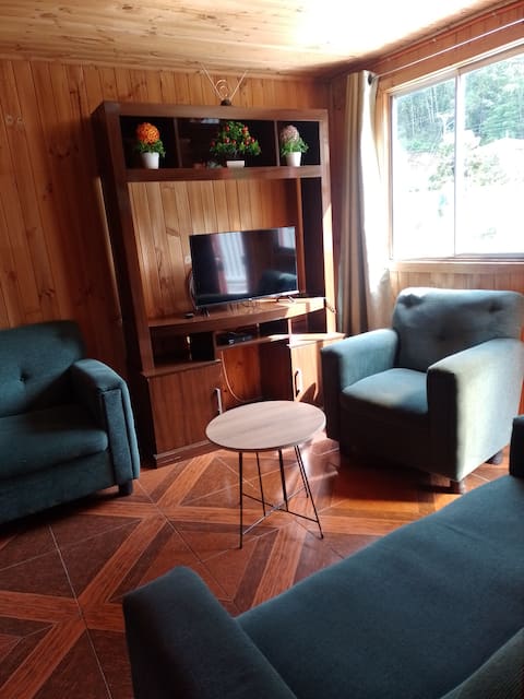 Top Airbnb: Riverside cabin with Linares gazebo. in Colbún