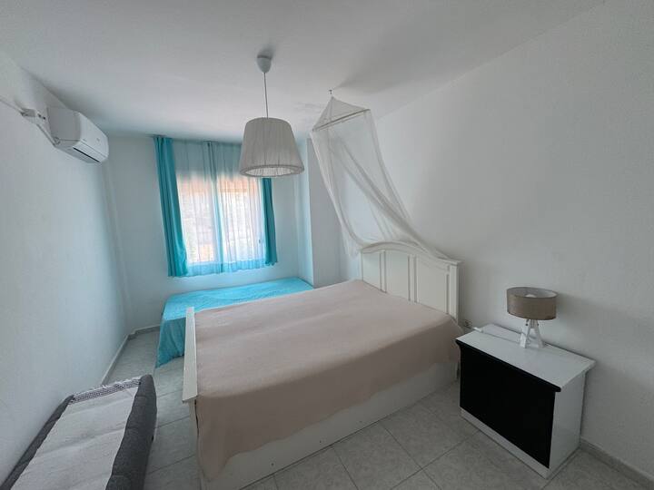 Schlafzimmer 2