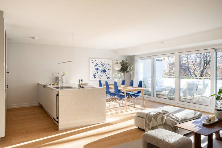 Central and newly renovated apartment gallery image 5