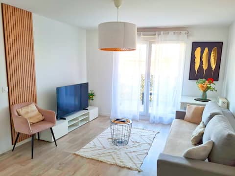 Apartment on the outskirts of Paris