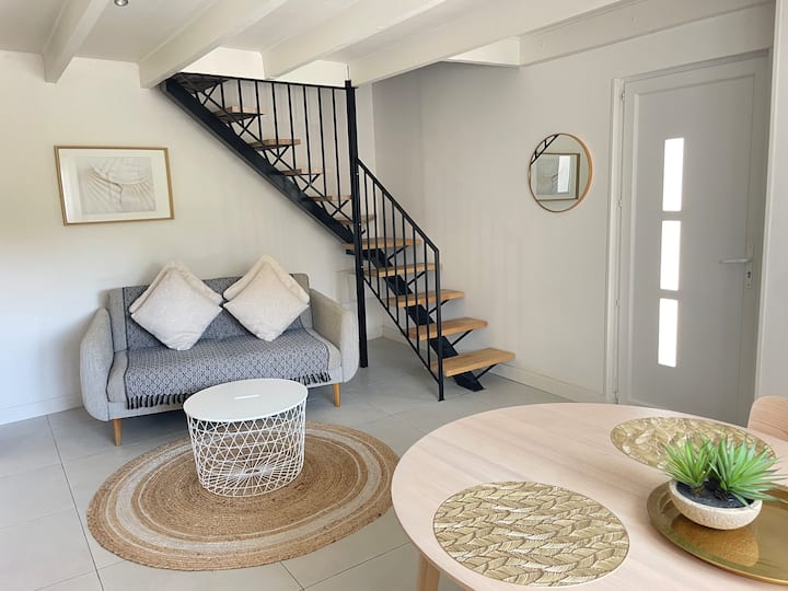 Ლაუნჯი და შესასვლელი 