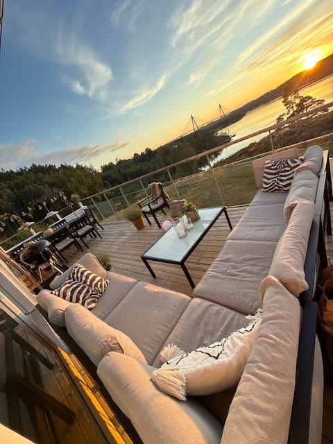Magnificent sea view & evening sun on Sundsstrand