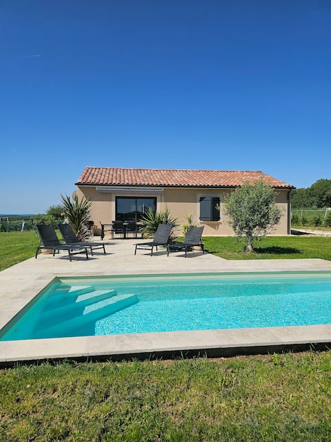 Air-conditioned house with private heated pool