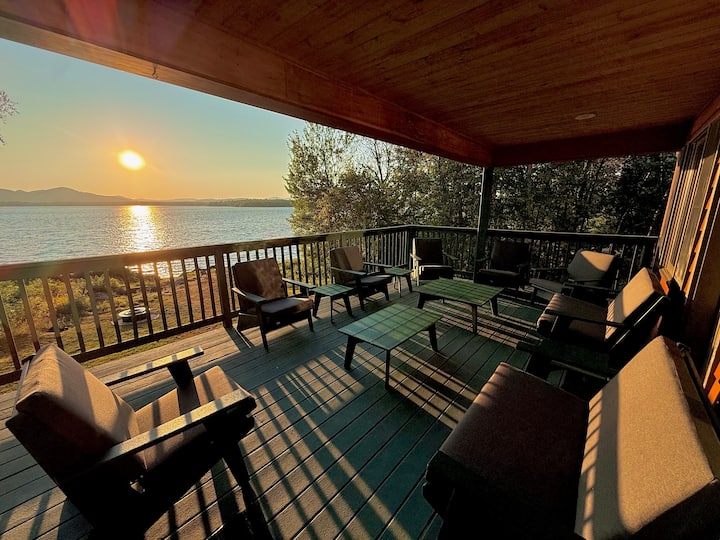 Lakefront 4BR | Pvt Beach | Firepit | Chef Kitchen