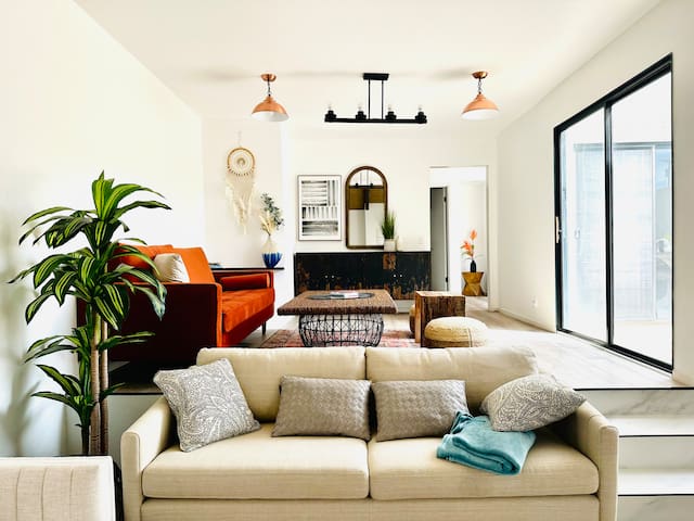 Gorgeous 3 bedroom home 25 mins from Universal