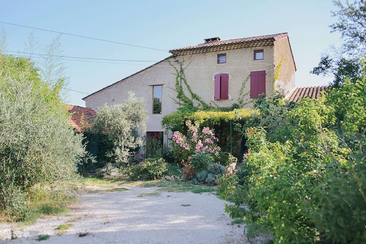Mas Provençal De 5 Chambres Dans Un Vignoble Bio - Vacqueyras