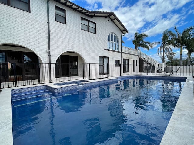 Killara Luxurious 8BR House 360 degree view