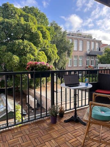 Sunny Jordaan – 2 Bedroom and Balcony