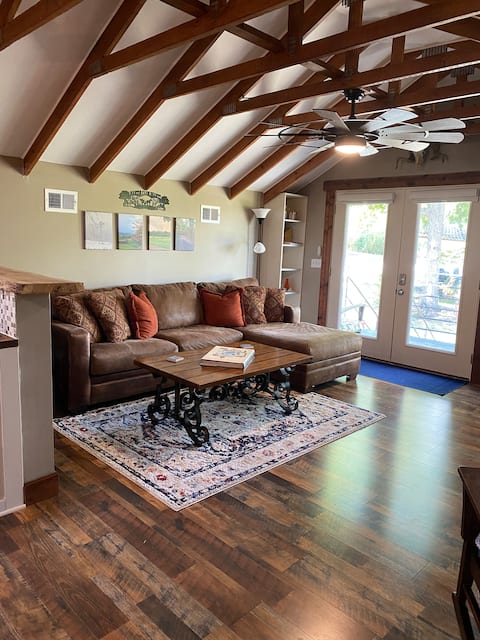 Private guest house on 100 acre farm