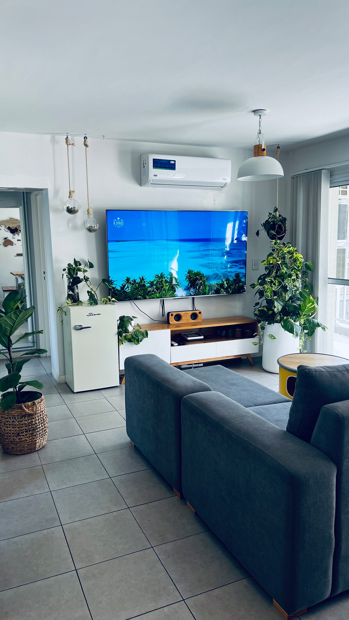 Top performing Airbnb: Apartment in Ciudad with Garage - Home Office - High-Speed Wi-Fi in Departamento Capital