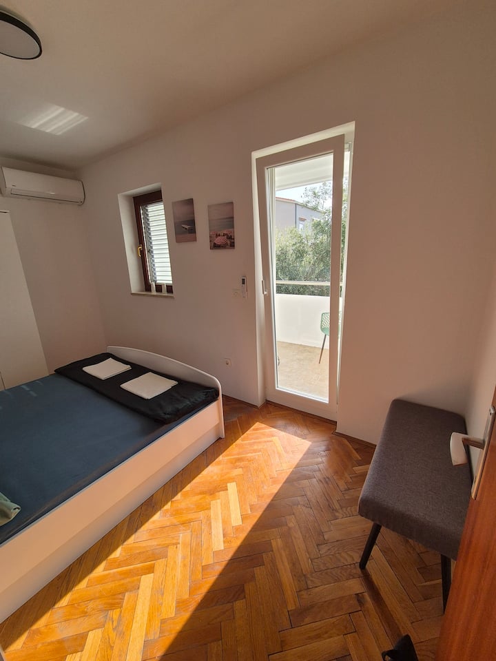 غرفة النوم 2