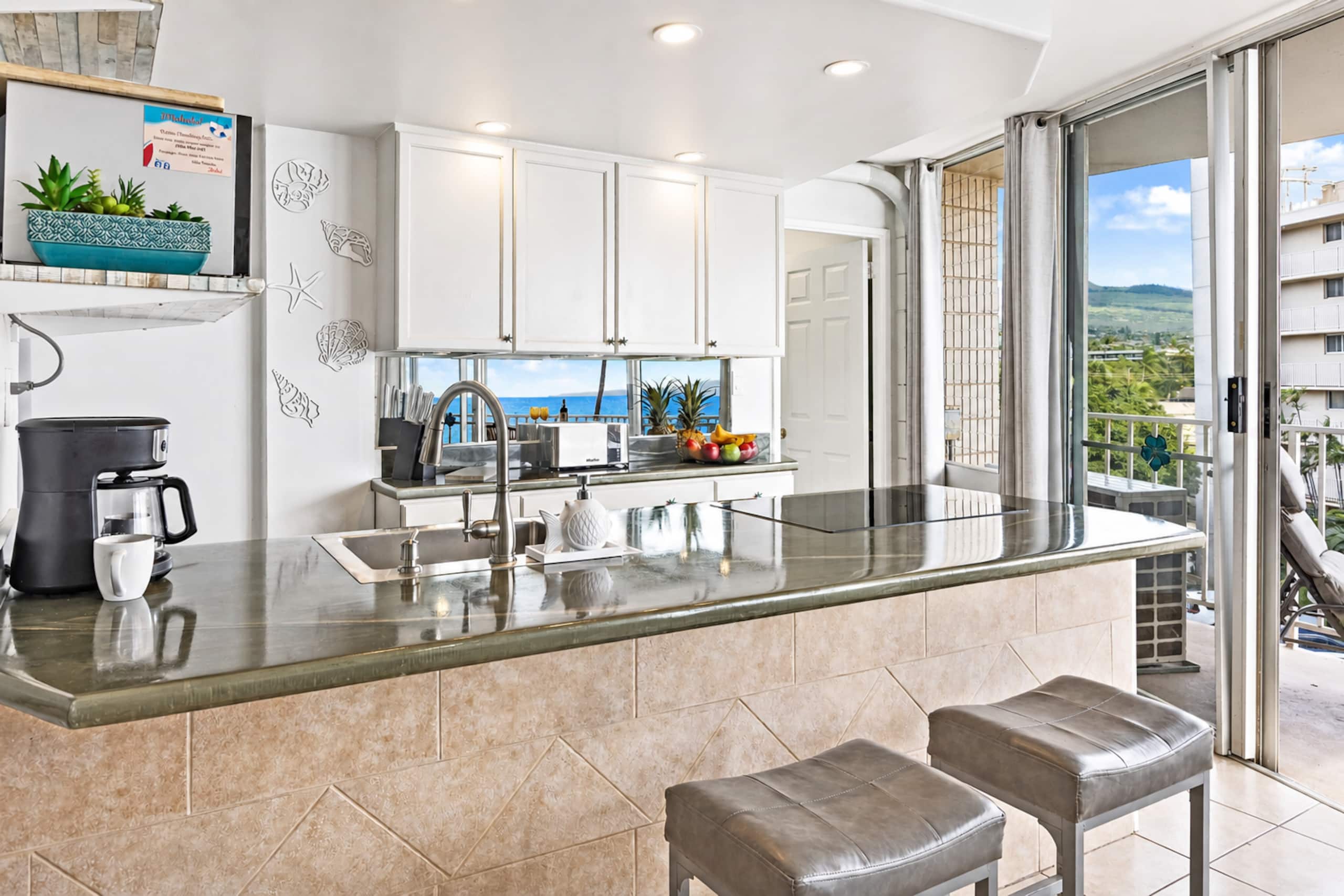 Condo in Kihei · ★4.94 · 2 bedrooms · 2 beds · 2 baths - Image 10